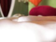 胸大貌美身材一流的极品国模美女酒店大尺度私拍时被随行的摄影师趁机潜规则.