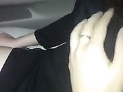 火爆网红少女地下车库-车坏了请帅哥修车-车内激情啪啪对白清晰-呻吟刺激