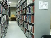 亚裔正妹图书馆脱光自慰摸穴直播 超會玩的体验刺激露出