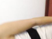 丝袜熟女阿姨的大黑逼被插的满满的