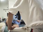 外围妹纸舔屌活很生疏抬起双腿大力抽插插