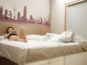 深夜约马尾辫外围翘起屁股舔屌深喉上位骑乘主动套弄