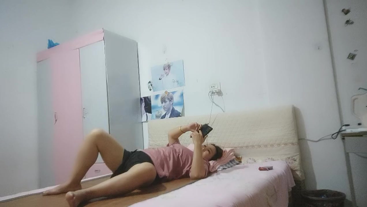 老哥约熟女扒掉衣服正入直接开操大屁股几下就射