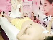 养生馆勾搭黑丝女技师玩起了双飞轮草抽插01