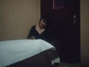 大奶熟女技师按摩完再开始操肉感身材巨乳骑坐