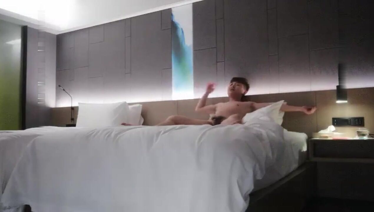 黄先生选妃约了个丰满熟女黑丝口交上位骑坐猛操