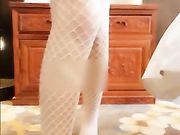 网红美女软萌萝莉小仙之猫耳白网袜 丁裤小炮机振动嗨上天 流出好多白浆喷水到桌上