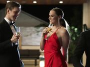 tori Black在派对后抓住两根肉棒