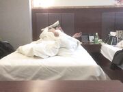 小伙约人妻玩母子乱伦饥渴姐姐满足呻吟震天