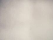 性感旗袍美女酒店沙发上被排骨哥扒掉内裤玩逼舔奶