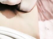 白皙妹子双人舔硬JJ后入大力抽插从下往上骑乘