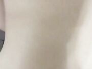 美少女和大肚猛男炮友玩性爱自拍各种抽插爆操