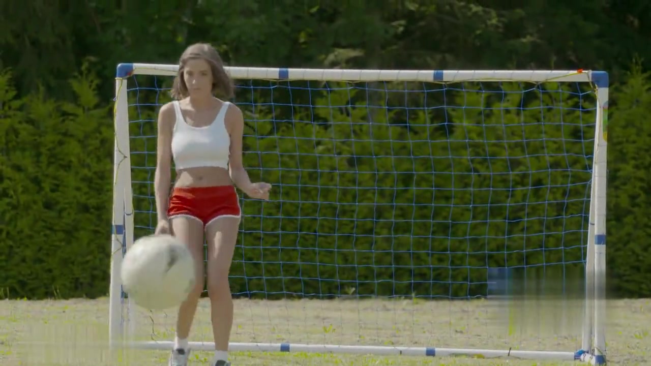 青春活力美少女打炮紧身运动装白嫩大长腿