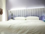 清纯系外围小姐姐一沓现金数着好开心淫穴洞开