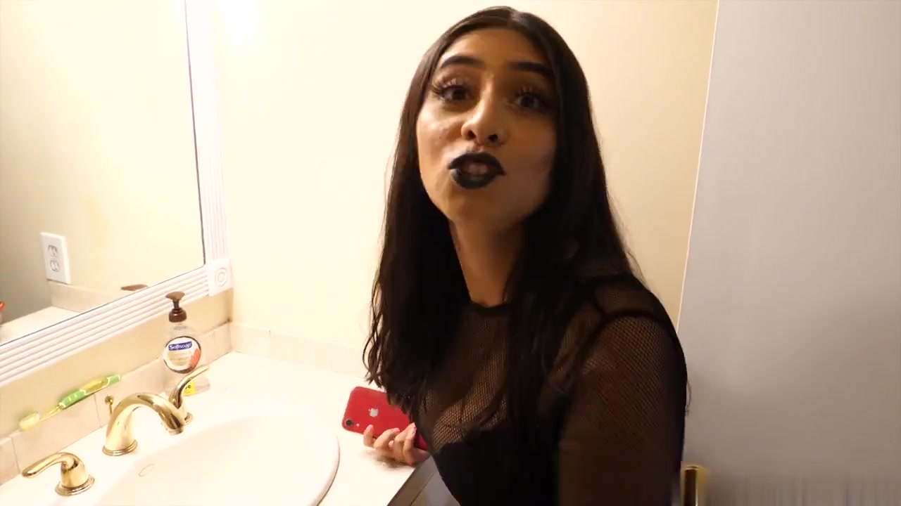 哥特女友操书呆子男友虚拟性爱