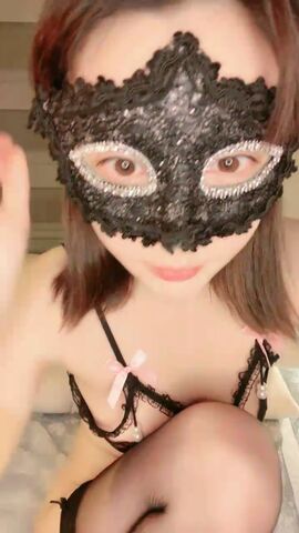 小恶魔来了手指摸豆豆掏淫穴呻吟流水