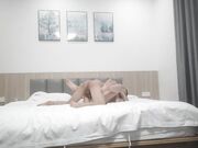 酒店约操少妇隔着衣服一顿摸跪地吸屌活很棒爆插后入