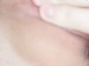 黑丝网衣小萝莉自慰小穴东东好小很难进