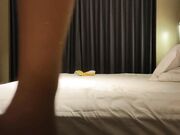 网聊来的少妇开始很抗拒强行扒掉裤子摸穴舒服了