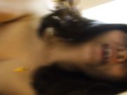 某地三线小嫩模和摄影师激情啪啪 呻吟大叫 爽的说：你戳到我的那个点了