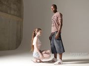 嫩模神作黑白配冲击力超赞作品 美女身材好棒膜拜这些姿势高难度很惊艳淫而不糜