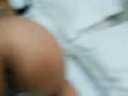 坐台美女和客户还在操着逼就已经联系好下一单活了