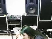 大嫂足交丝袜高跟诱惑衣服都没脱完就草上了