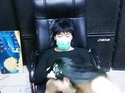 大哥大姐在后台就干上了各种爆草抽插跳蛋玩弄