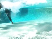 室外美人洗完澡光滑肌肤弹性乳房S型身材诱惑无限猛男激情操骚穴享受美女