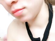 年轻小哥舌吻吃奶抠逼无毛白虎压在身下草