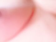 年轻小哥舌吻吃奶抠逼无毛白虎压在身下草