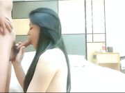 外围妹镜头前展示口活舔逼抬起美腿抽插骑乘