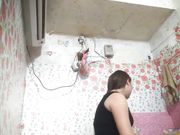 假日的城中村真繁荣大白天小巷到处坐着等客的妹子，挑了个漂亮少妇出出火1080P高清无水印