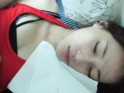 《情侣泄密》灌醉好身材的女友偷偷开发她的屁眼