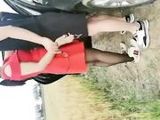 风韵犹存的气质淑女骚妈和儿子驱车户外啪啪