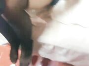 饥渴的骚妹妹黑丝情趣露脸被小哥们各种玩弄 口交大鸡巴深喉草嘴1