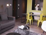 肛交经典站立侧入大战舔弄流白浆呻吟