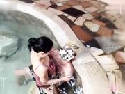 公共温泉做爱的小情侣 户外野战