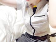 在麦当劳工作的十几岁女朋友 手动帮她达到高潮 然后内射结束