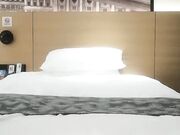 酒店网约可以玩双飞的19岁开朗妹子全套