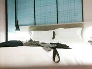 卫衣短发妹子 长相不错笑起来甜美 深喉口交招牌动作抬腿侧入大力猛操