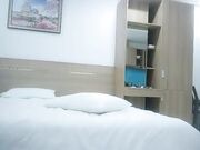 午夜7寻花徒弟越南约牛仔短裤大奶妹 掰穴手指扣逼特写口交