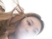 性感妹子野地脱裤子上位晃动屁股 在家被窝全裸手指摩擦逼逼自摸阴蒂闭眼享受