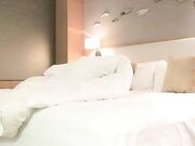 刚刚好非常柔软美乳来点情趣女仆装丝袜骑乘抽插打桩猛操