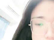 真不错 让人心动 大学生气质美女超诱惑 眼镜戴上超飒