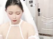 婚纱系列_极品白虎_反差婊_穿着婚纱无套后入内射