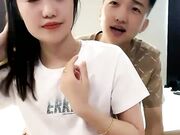 骚御姐周末酒店开房操逼 吸奶摸穴调情 正入抽插抱着屁股求操