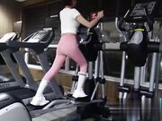 健身房瑜伽裤美女发骚没想到还有这一面