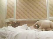 酒店开房偷拍 小少妇共浴抠穴 近景口交特写 大胸荡妇浪叫连连被暴插狂干