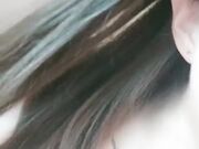 她说她还是处女 颜值不错身材很好 逼毛没几根撅着屁股的样子真骚